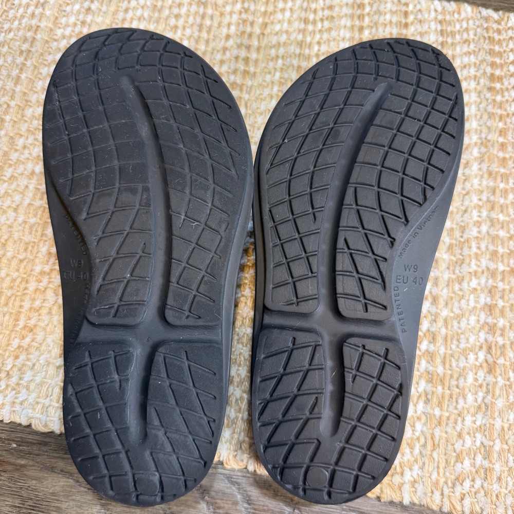 OOFOS OOmega OOriginal Black Platform Recovery Sandals Womens 9 Thong Flip Flops - Picture 8 of 8